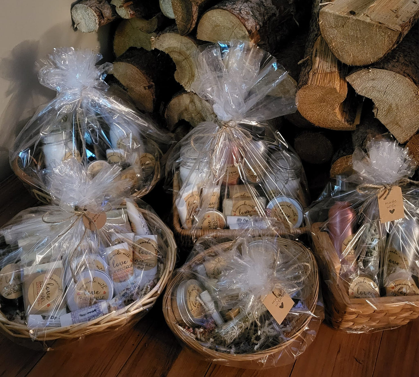 CUSTOMIZED GIFT BASKETS