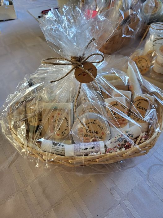 CUSTOMIZED GIFT BASKETS